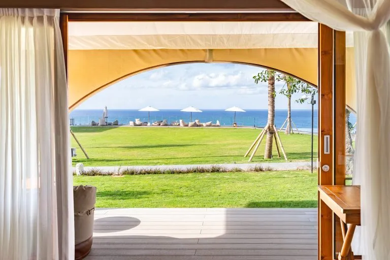 View+from+the+Tent+Glamp+Nusa+IG